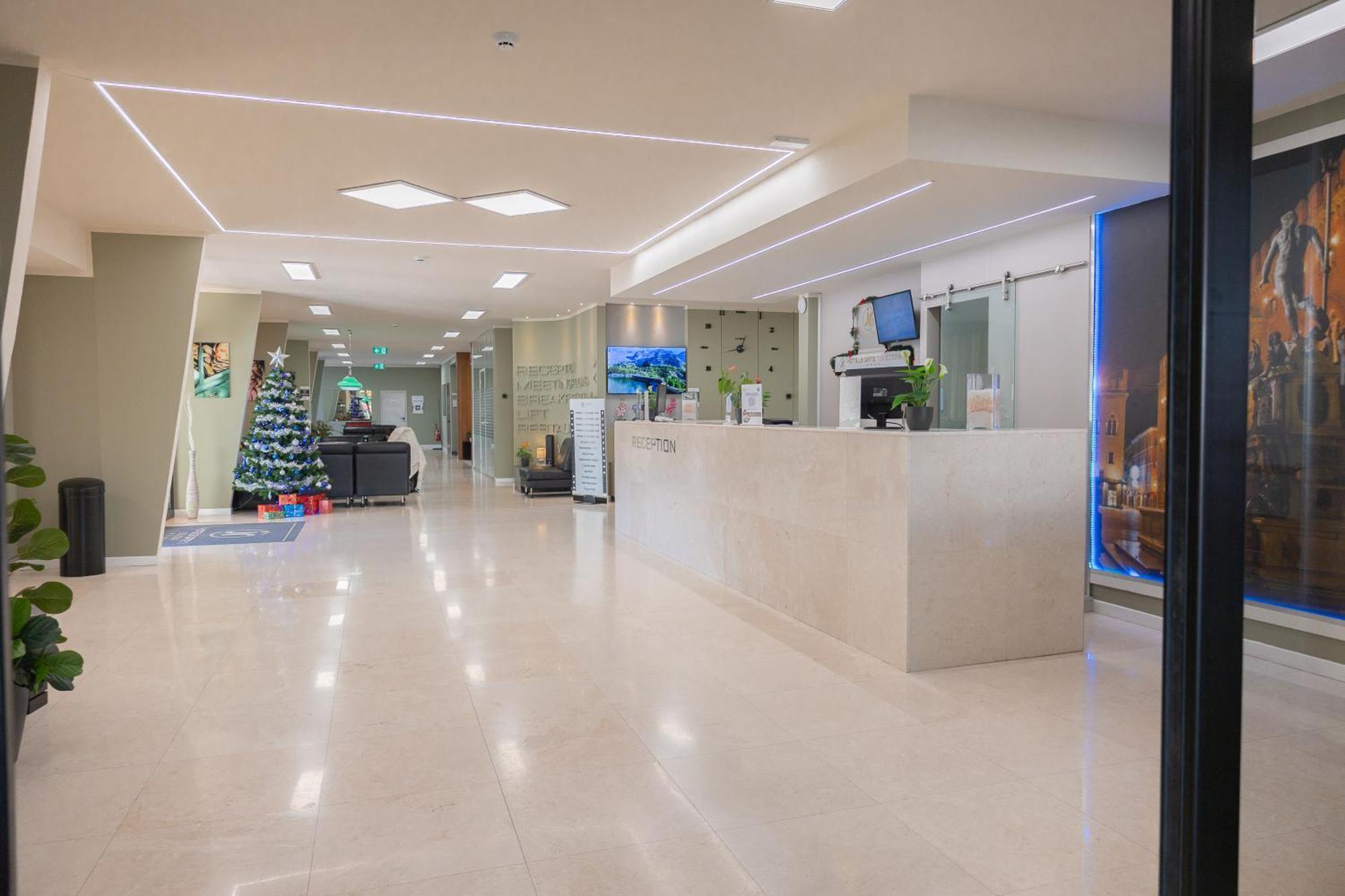 Jr Gate 7 Bologna Hotel